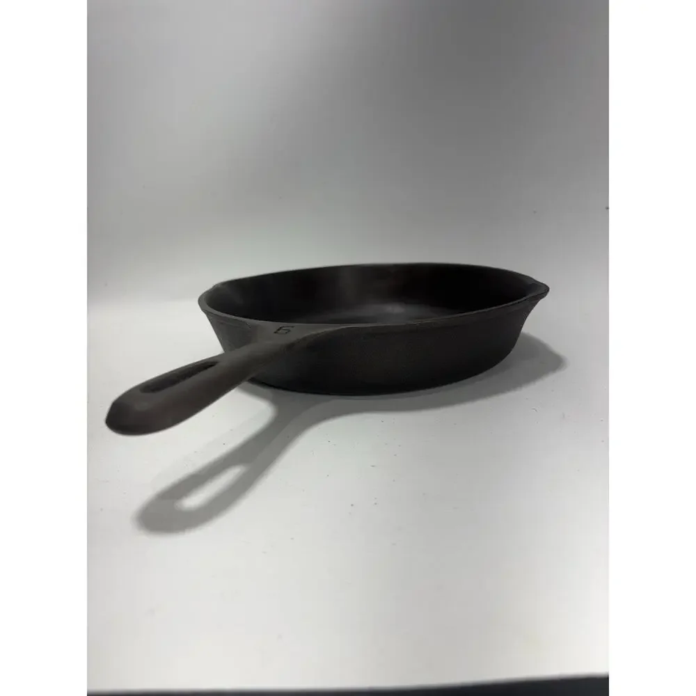 Griswold #6 Cast Iron Skillet 9